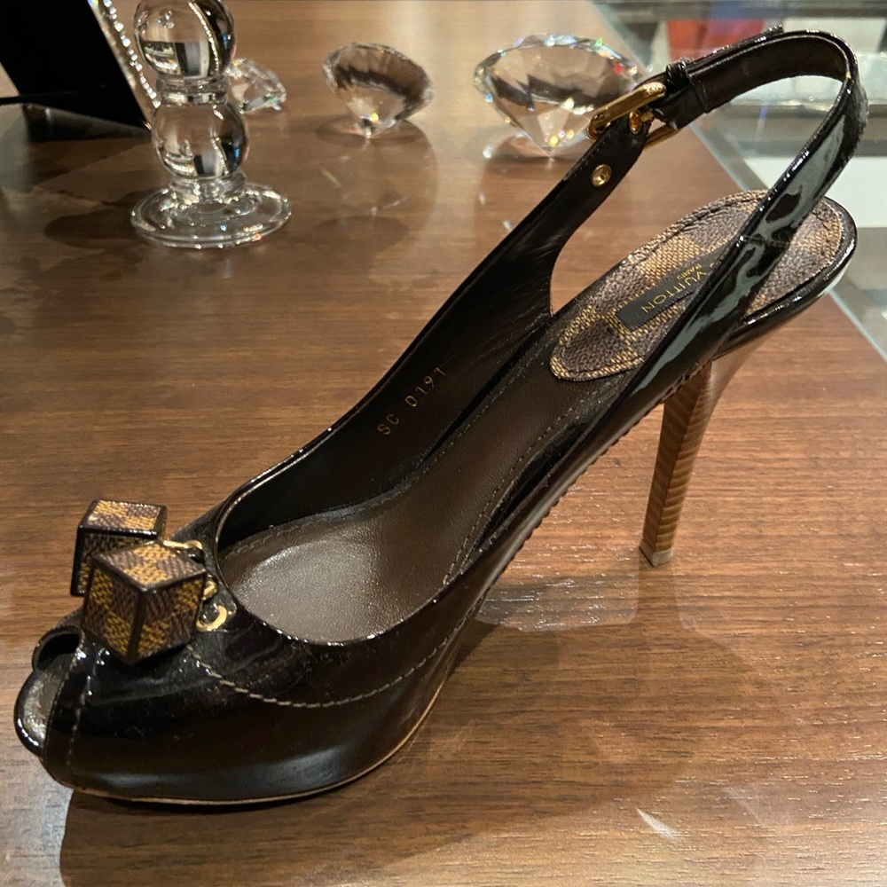 Louis Vuitton Vernis Leather Dice Peep Toe Pumps